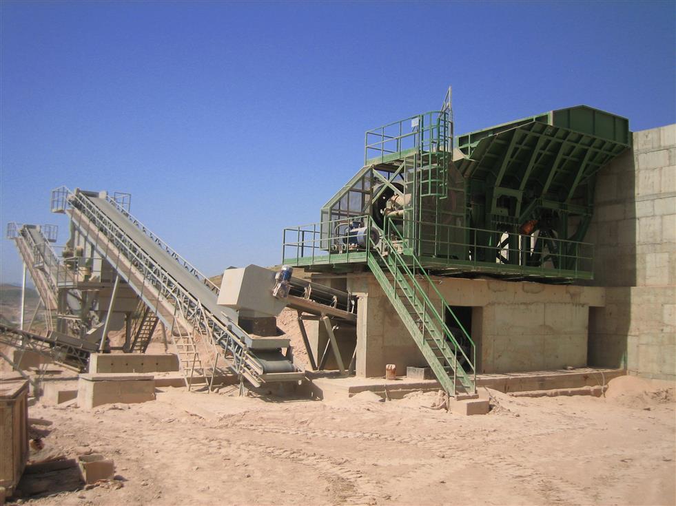 Algeria 200tph limestone aggregate combined crushing and screening station