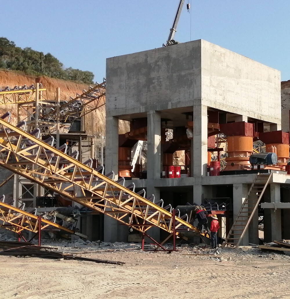 1000tph granite aggregate sand making combined crushing and screening plant in Fujian, China