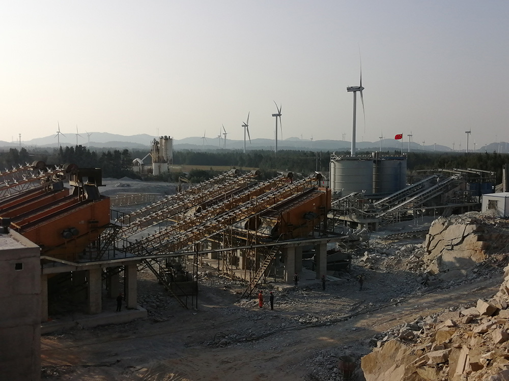 1000tph granite aggregate sand making combined crushing and screening plant in Fujian, China