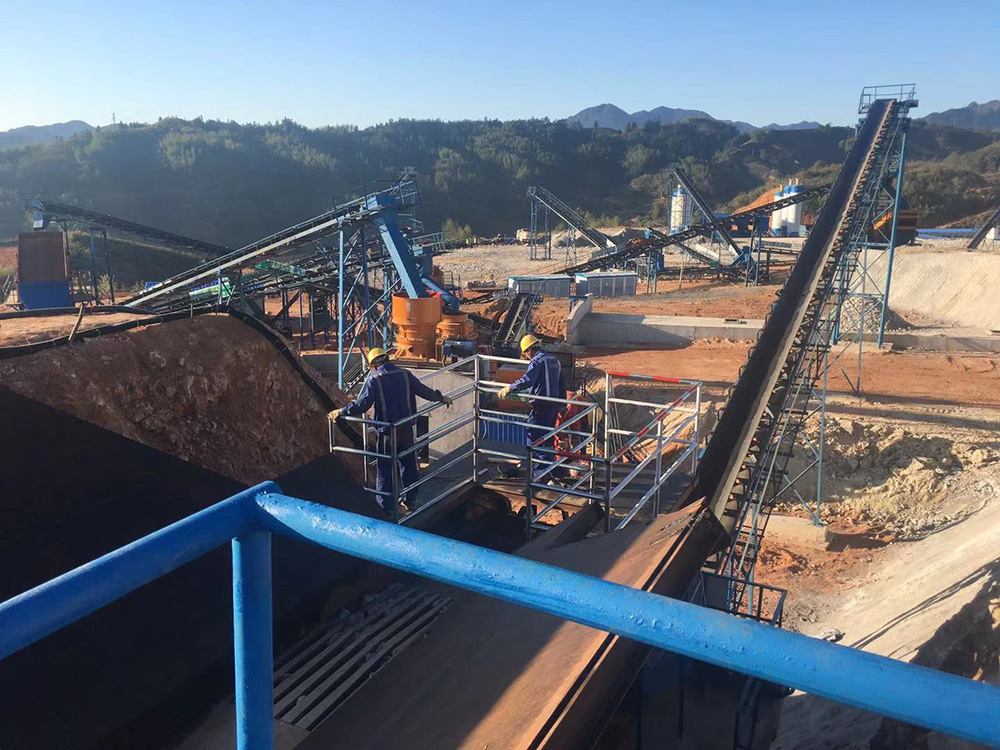 350 tph granite aggregate sand making combined crushing and screening plant in Fujian, China